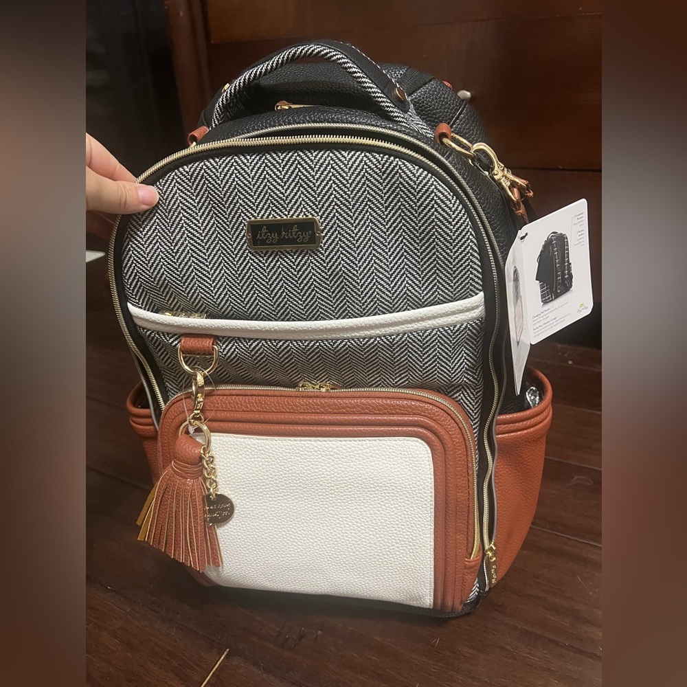 Itzy Ritzy Boss Plus Diaper Bag. New With tags.
